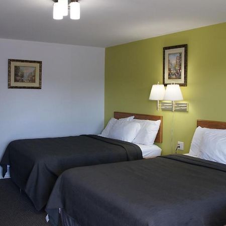 Robyn'S Motel Пітерборо Екстер'єр фото